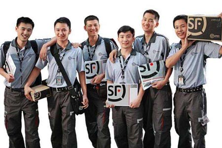 企業(yè)的定做工作服款式到底要不要經(jīng)常更換？